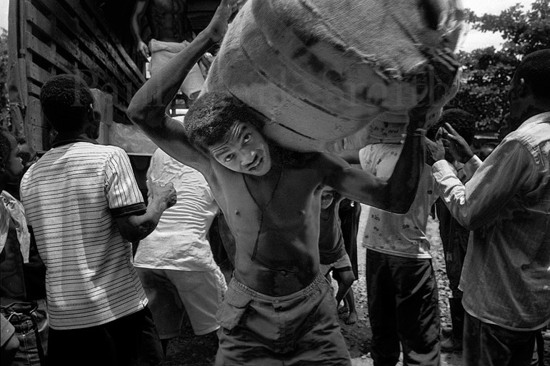 Unloading mattresses from a truck