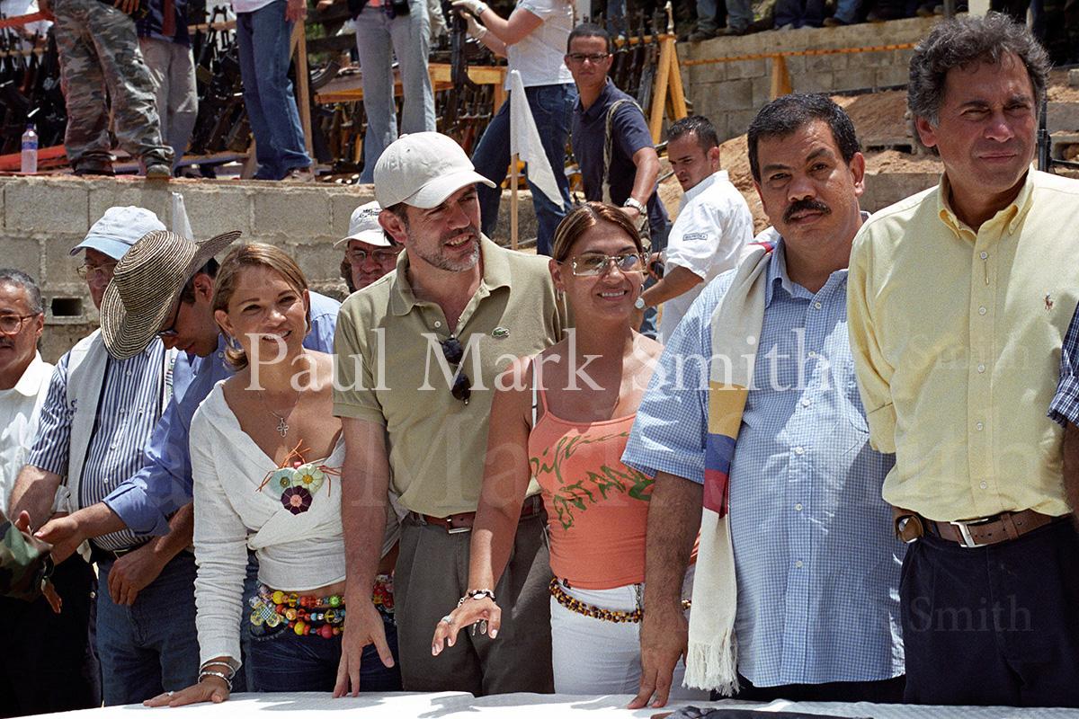 Don Berna and Rocio Arias at demobilisation of paramilitaries